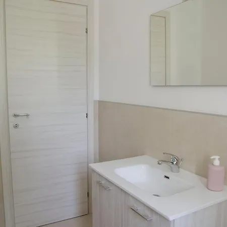 Andre With Private Pool In Val Di Vila *