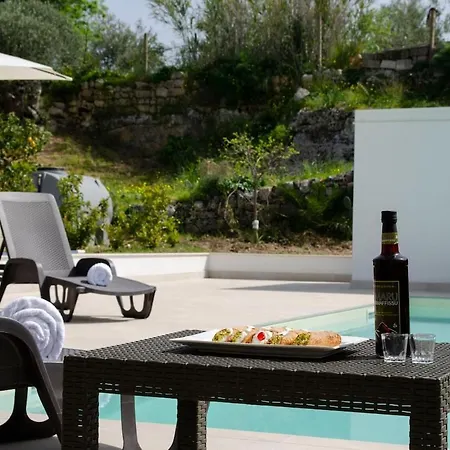 Andre With Private Pool In Val Di Vila Noto