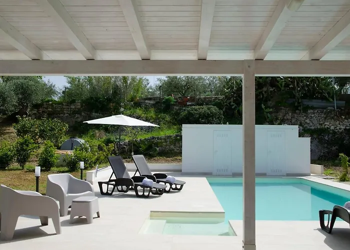 Andre With Private Pool In Val Di Noto